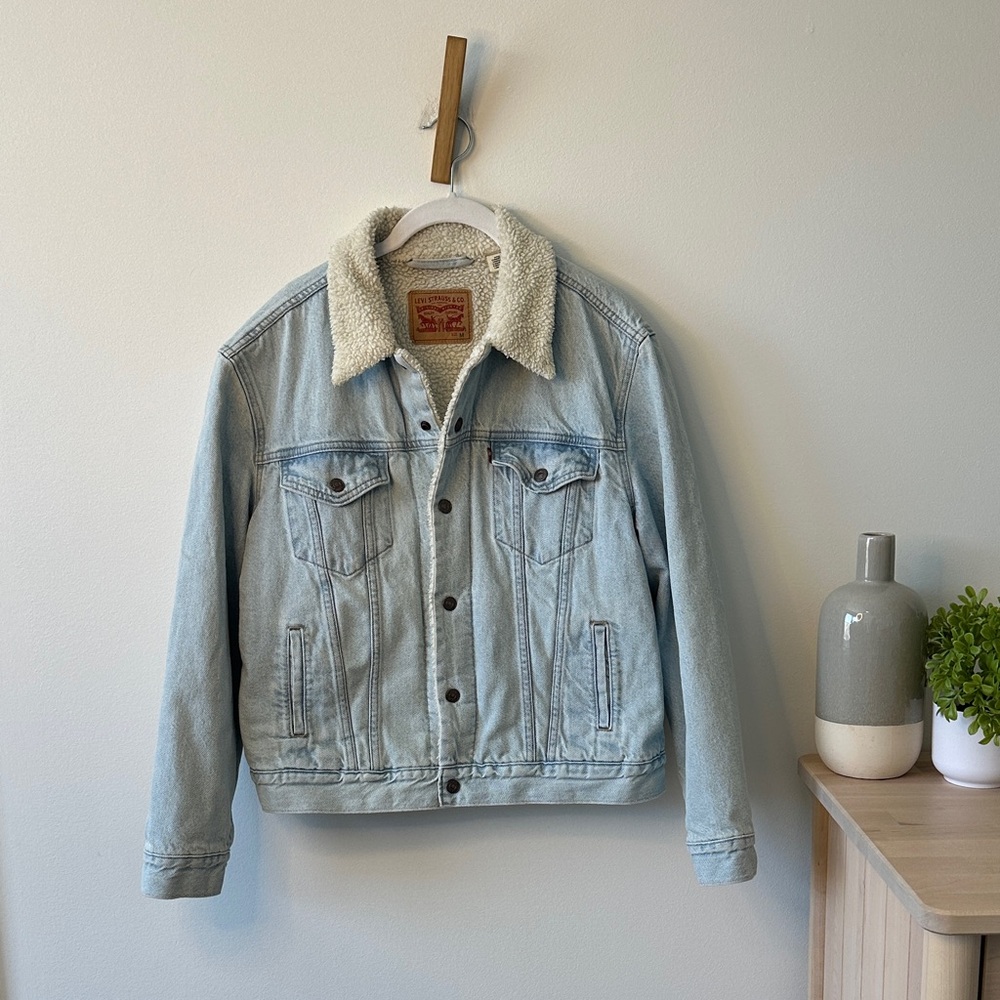 Levi's 90’s Sherpa Trucker Jacket - Picture 2 of 5